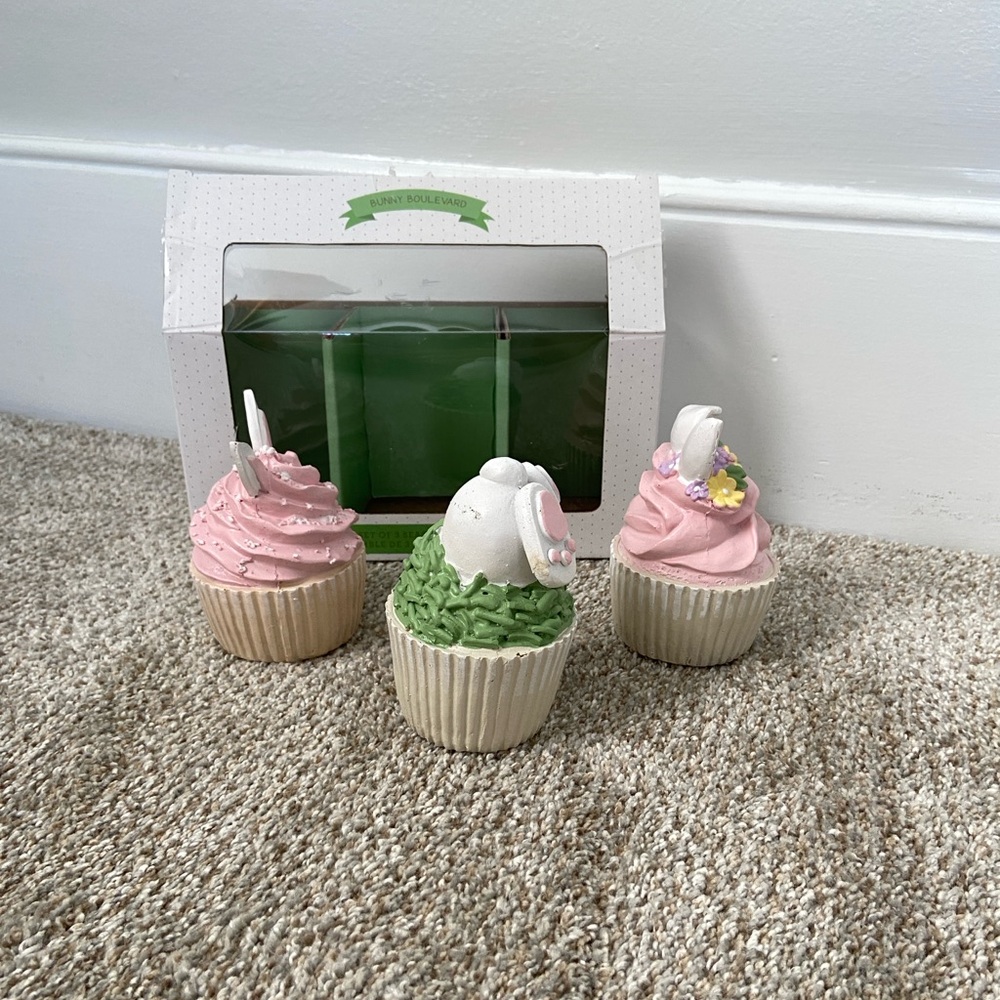 NWT Bunny Boulevard Easter Faux Cupcakes Set of 3 - Picture 5 of 13